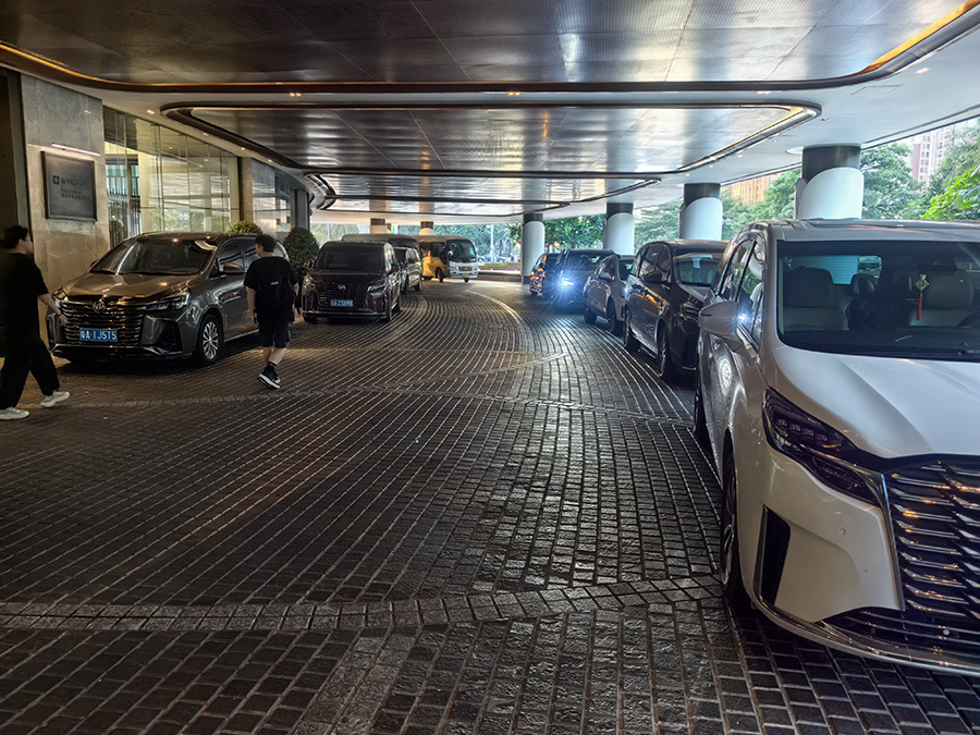 广州自驾配带司机租用7座别克GL8埃尔法商务车出租_广州现达商务有限公司官方网站